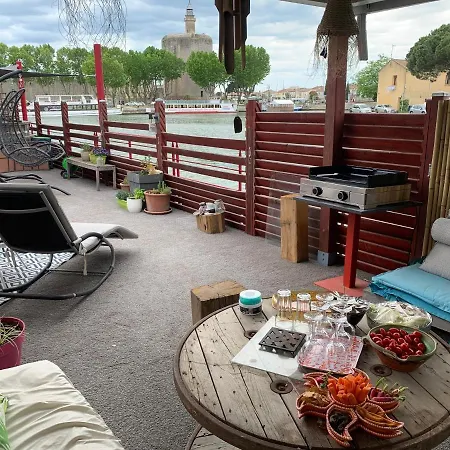 Peniche Aqualoft B&B - Canal View Botel Aigues-Mortes