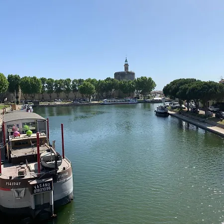 Peniche Aqualoft B&B - Canal View Botel Aigues-Mortes