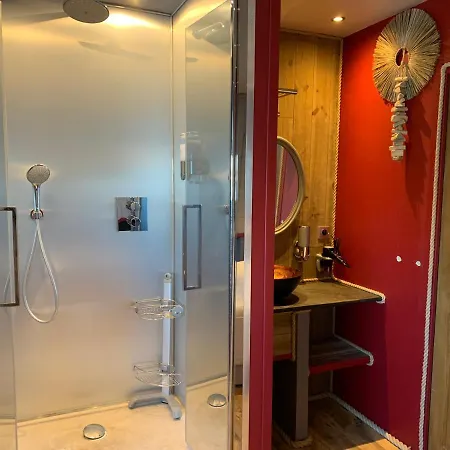Peniche Aqualoft B&B - Canal View